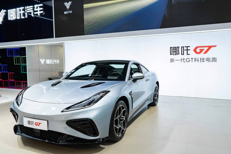 深圳龙岗区盛优浩企业管理咨询哪吒汽车在智能汽车领域的表现，领途汽车在新能源汽车市场中的影响力